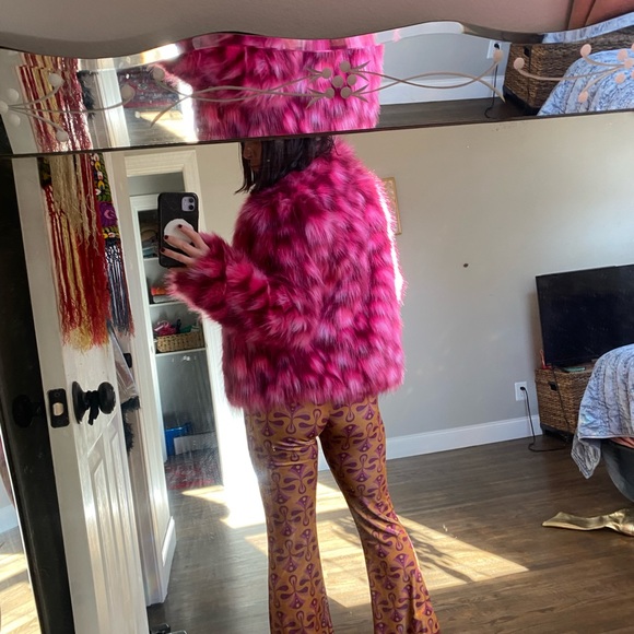 Unreal Fur Glow Jacket, Size Medium - Picture 6 of 7